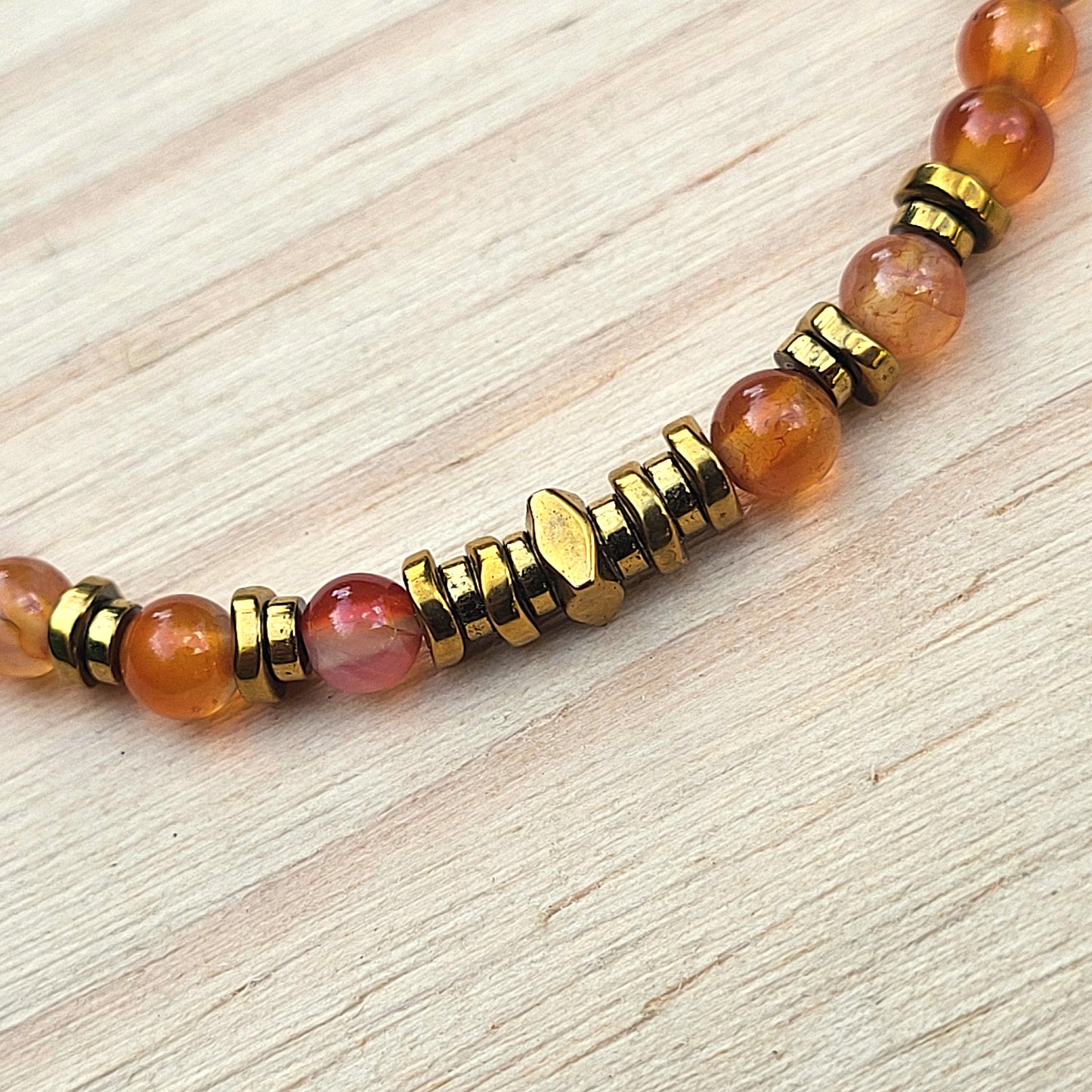 Bracelet pierre naturelle Cornaline – Bijou femme doré à l’or fin – Fermoir acier inoxydable – Cadeau énergétique lithothérapie