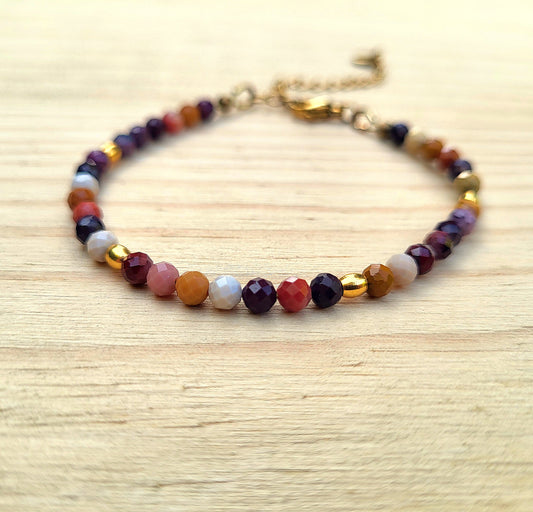 Bracelet pierre naturelle Mokaïte – Bijou femme doré à l’or fin – Fermoir acier inoxydable – Cadeau énergétique lithothérapie
