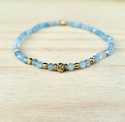 Bracelet perles naturelles & dorées à l'or fin, Pierre Aigue Marine semi-précieuse /Bijou élastique fait main femme, Cadeau bien être